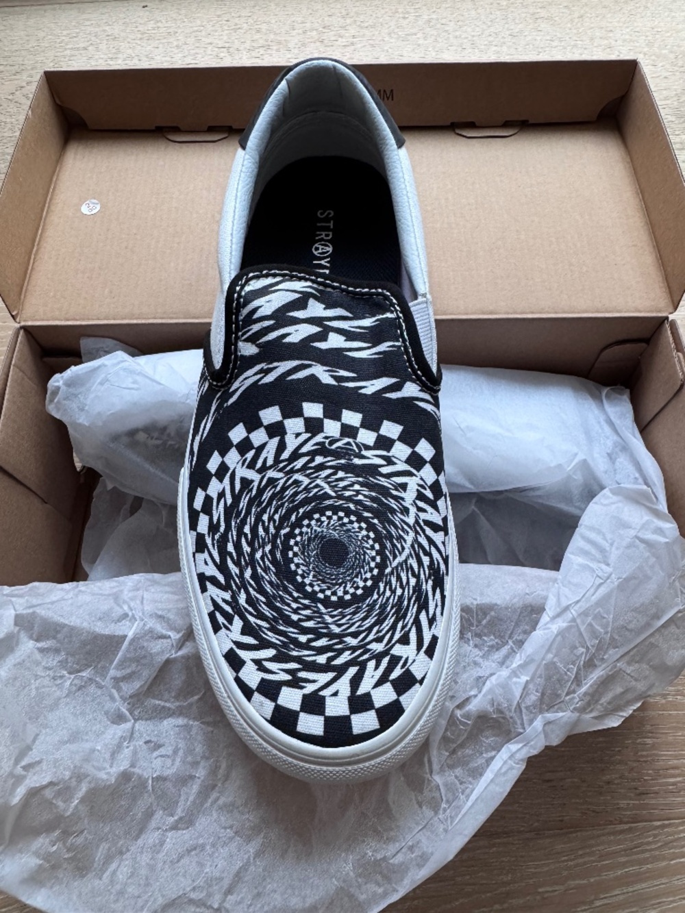 STRAYE Ventura Vortex Adult Size 8.5